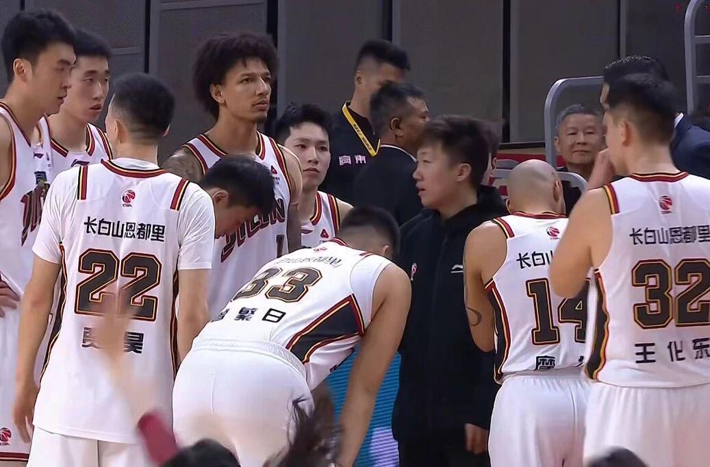 九游娱乐入口-辽篮大胜新外援出色 上海男篮39分大胜打崩吉林 浙江男篮力克福建